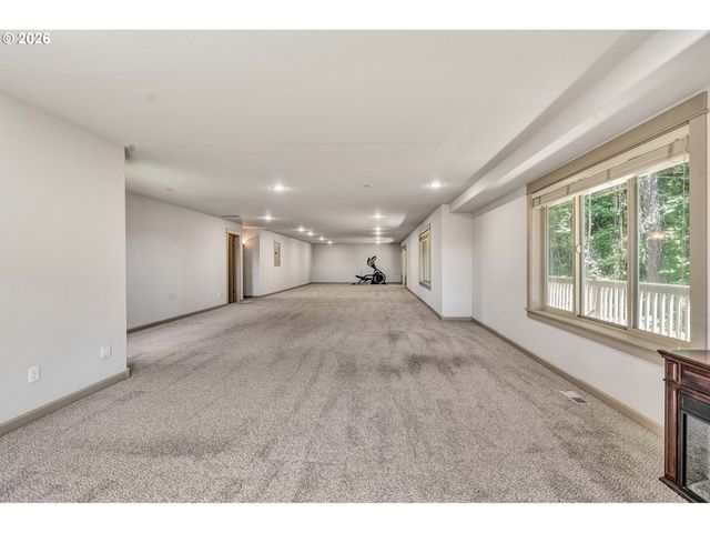 13370 Se WOODLAND Cir, Happy Valley, OR 97086