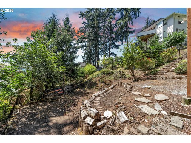 13370 Se WOODLAND Cir, Happy Valley, OR 97086