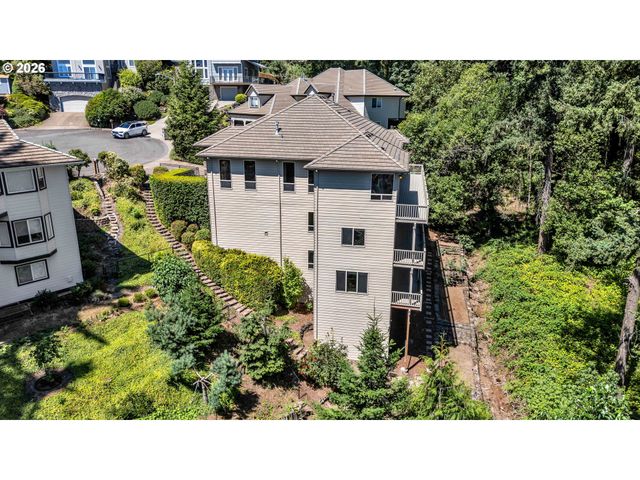 13370 Se WOODLAND Cir, Happy Valley, OR 97086