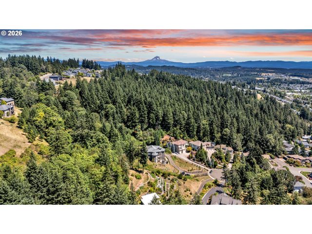 13370 Se WOODLAND Cir, Happy Valley, OR 97086