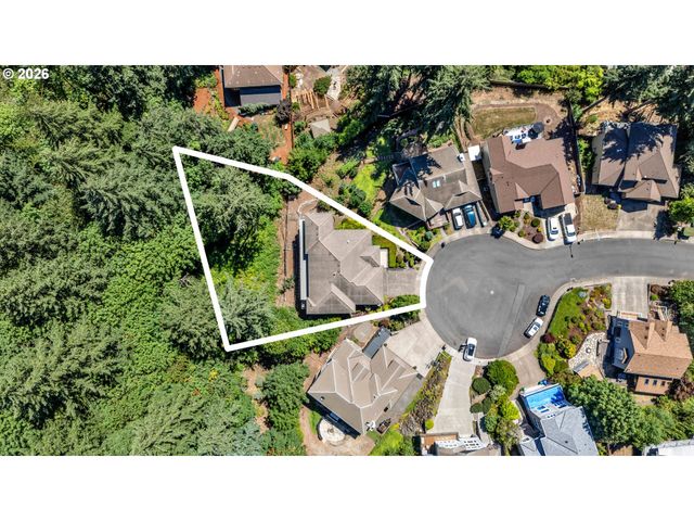 13370 Se WOODLAND Cir, Happy Valley, OR 97086