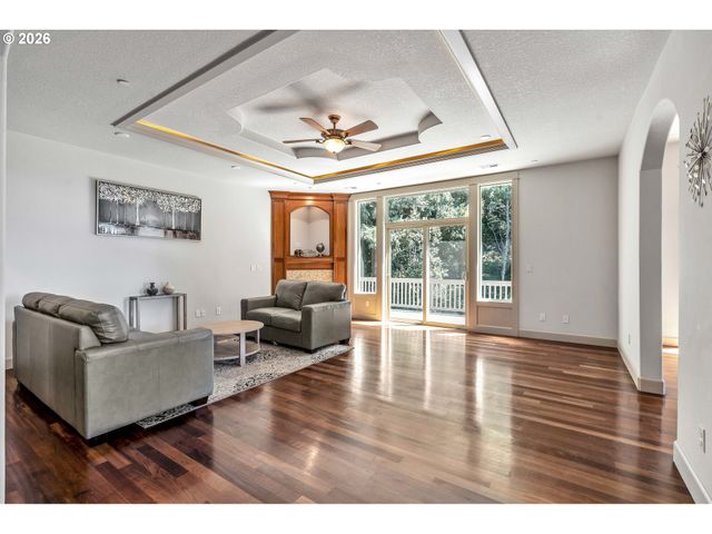 13370 Se WOODLAND Cir, Happy Valley, OR 97086