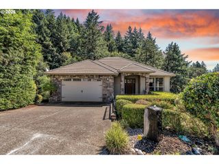 13370 Se WOODLAND Cir, Happy Valley, OR 97086