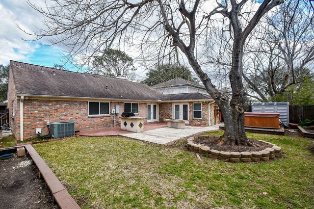 3402 Hidden Creek Drive, Sugar Land, TX 77479