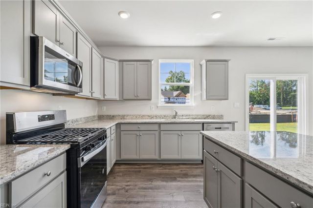 3021 Dalton CIR, Suffolk, VA 23435