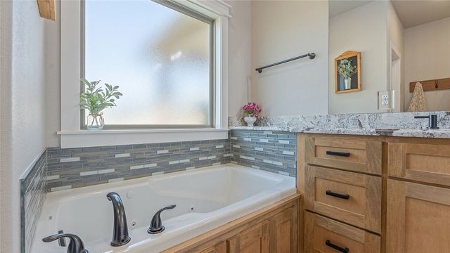 11439 Landers Road, Rogers, AR 72756