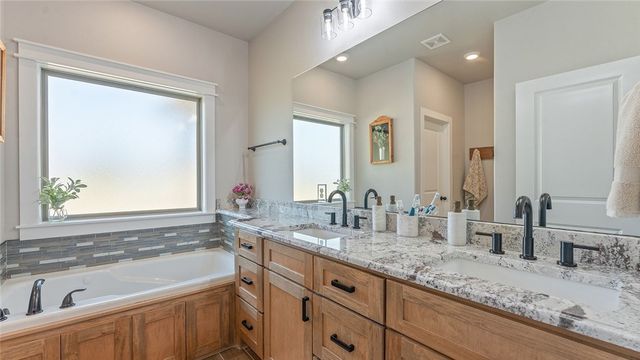 11439 Landers Road, Rogers, AR 72756