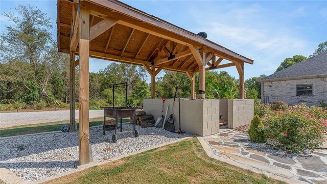 11439 Landers Road, Rogers, AR 72756