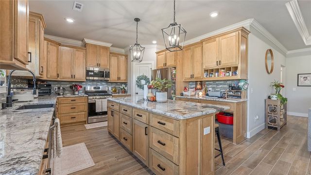 11439 Landers Road, Rogers, AR 72756