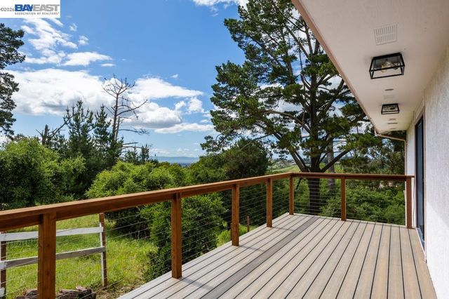 6727 Sunnyslope Ave, Castro Valley, CA 94552
