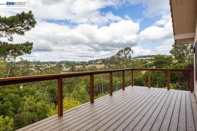 6727 Sunnyslope Ave, Castro Valley, CA 94552