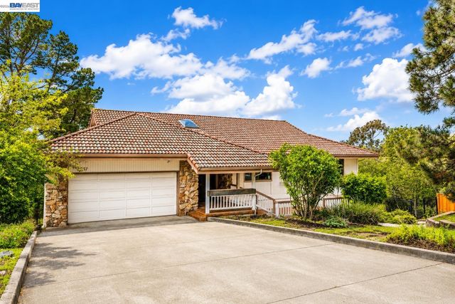 6727 Sunnyslope Ave, Castro Valley, CA 94552