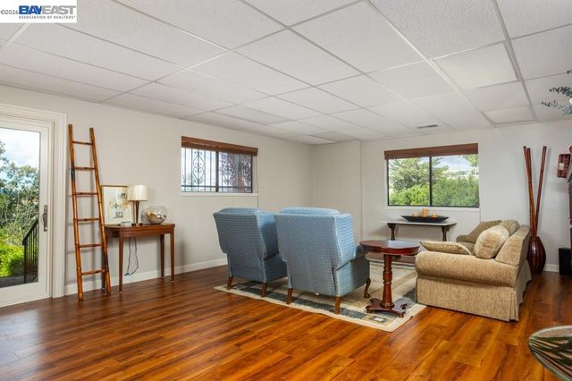 6727 Sunnyslope Ave, Castro Valley, CA 94552