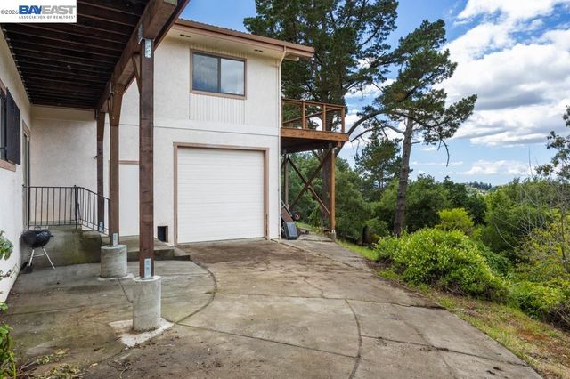 6727 Sunnyslope Ave, Castro Valley, CA 94552