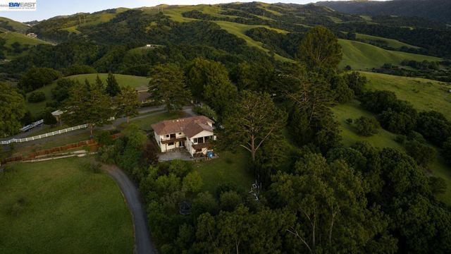 6727 Sunnyslope Ave, Castro Valley, CA 94552