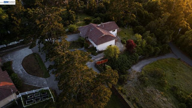 6727 Sunnyslope Ave, Castro Valley, CA 94552