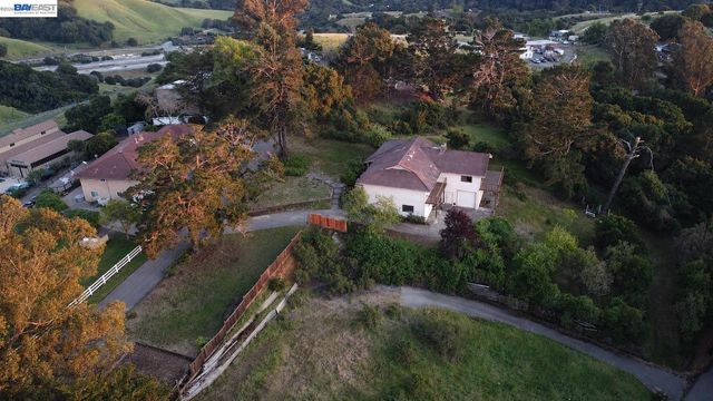 6727 Sunnyslope Ave, Castro Valley, CA 94552