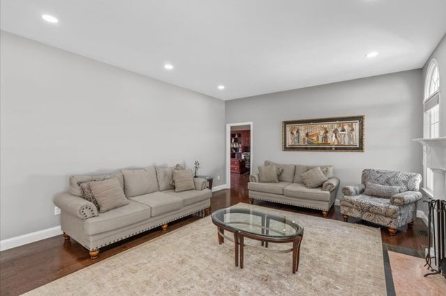 256 Hillcrest Rd, Marshfield, MA 02050