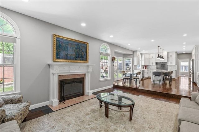 256 Hillcrest Rd, Marshfield, MA 02050