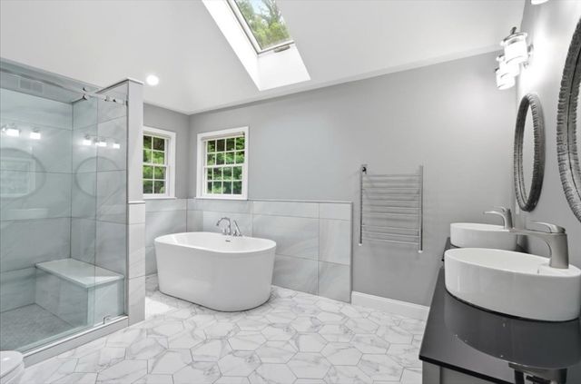 256 Hillcrest Rd, Marshfield, MA 02050