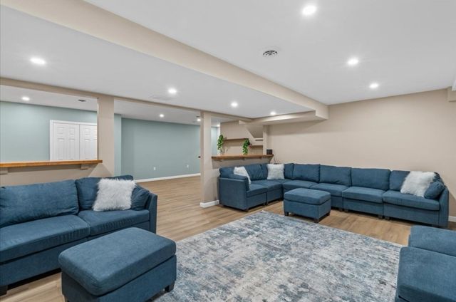 256 Hillcrest Rd, Marshfield, MA 02050