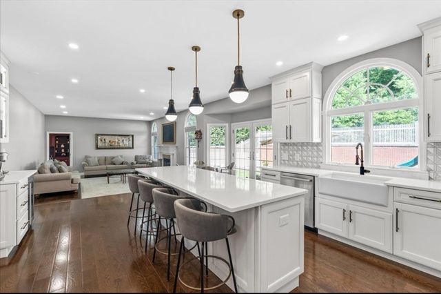 256 Hillcrest Rd, Marshfield, MA 02050
