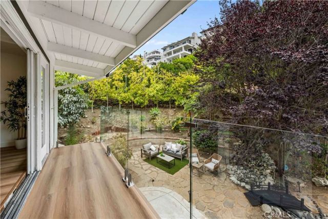 945 Park, Laguna Beach, CA 92651