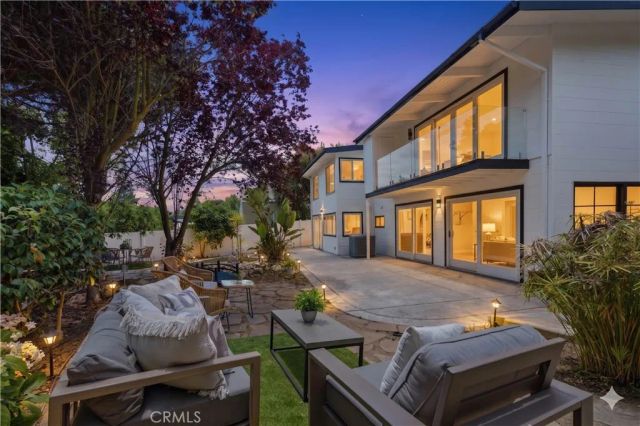 945 Park, Laguna Beach, CA 92651