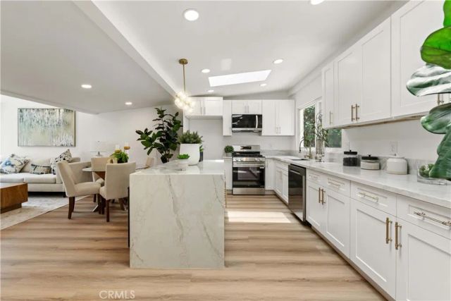 945 Park, Laguna Beach, CA 92651