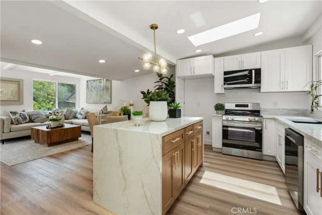 945 Park, Laguna Beach, CA 92651