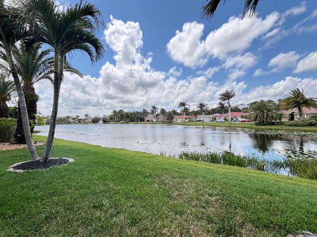 6532 SE Broadmoor Lane, Stuart, FL 34997