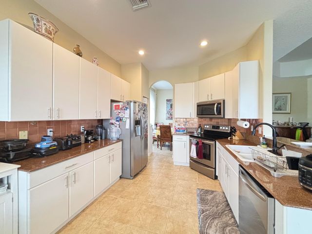 6532 SE Broadmoor Lane, Stuart, FL 34997