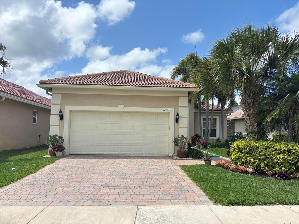 6532 SE Broadmoor Lane, Stuart, FL 34997