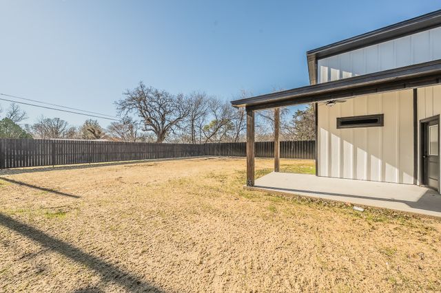 112 Stevens Street, Bridgeport, TX 76426