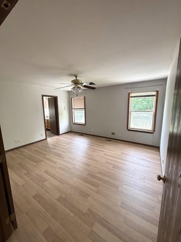 328 Barnaby Drive, Oswego, IL 60543