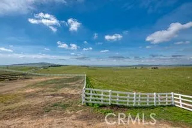 18300 Watts Valley Road, Sanger, CA 93657