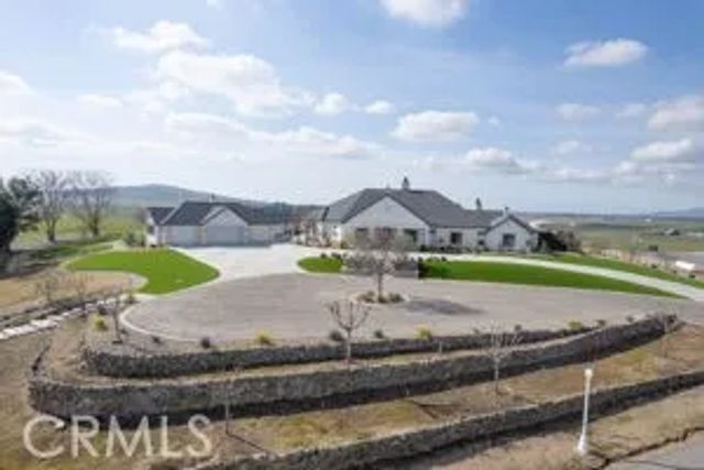 18300 Watts Valley Road, Sanger, CA 93657