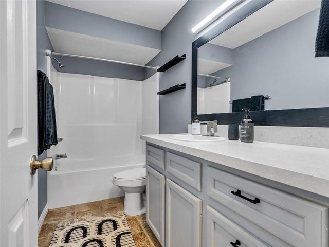 10109 Schaper Road, Galveston, TX 77554