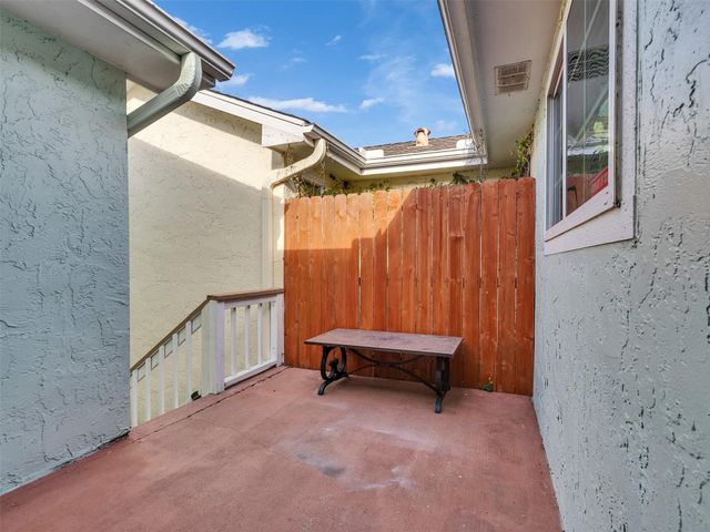 10109 Schaper Road, Galveston, TX 77554