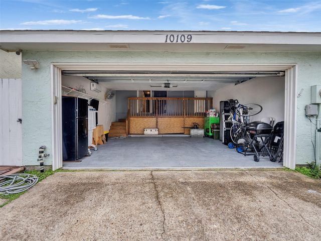 10109 Schaper Road, Galveston, TX 77554