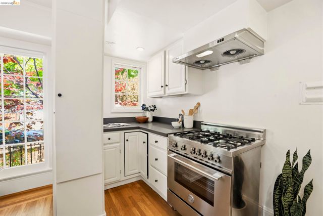 1655 E 38th Street, Oakland, CA 94602