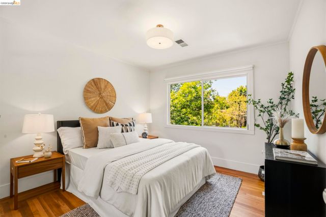 1655 E 38th Street, Oakland, CA 94602