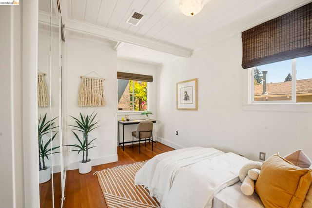 1655 E 38th Street, Oakland, CA 94602