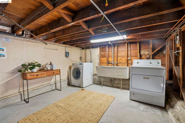 1655 E 38th Street, Oakland, CA 94602