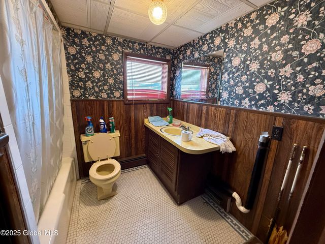 108 Florida Avenue, Amsterdam, NY 12010