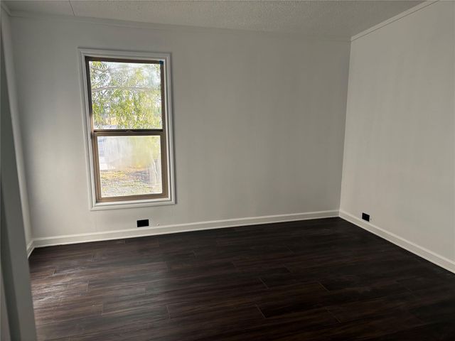 120 Scarlet Ibis PASS, Del Valle, TX 78617