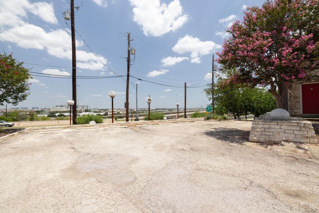 9079 Jollyville RD 301, Austin, TX 78759