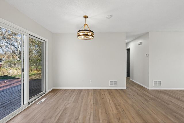 11201 Maryland Avenue N, Champlin, MN 55316