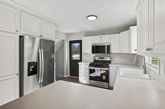 11201 Maryland Avenue N, Champlin, MN 55316