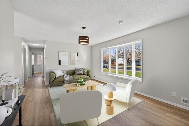 11201 Maryland Avenue N, Champlin, MN 55316